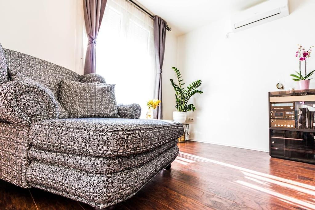 Mariola Apartment 扎达尔 外观 照片